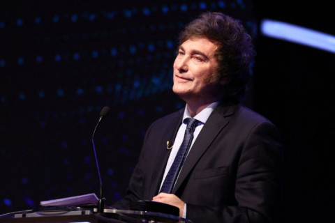 Em último comício antes do 1º turno, Milei fala em vitória e promete livrar Argentina dos corruptos