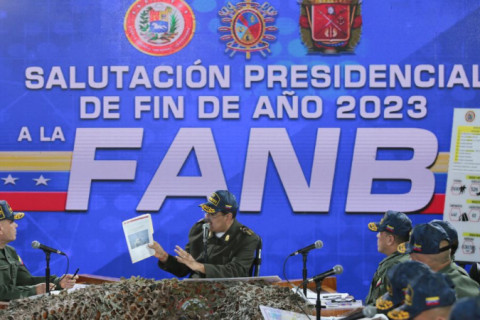 Venezuela inicia ação defensiva após Reino Unido enviar navio militar para Guiana