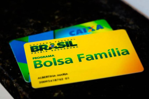Governo lança plano de fiscalização do Bolsa Família e CadÚnico