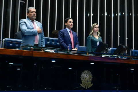 Congresso promulga PEC que anistia multas eleitorais de partidos