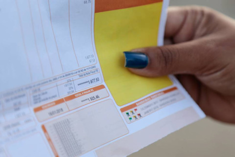 Bandeira amarela na conta de luz já está valendo; veja como economizar