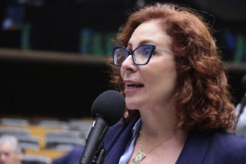 Carla Zambelli é presa na Itália, afirma Ministério da Justiça