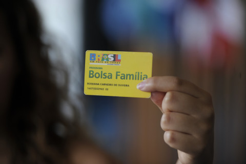 Governo publica novas regras para gestão do Bolsa Família