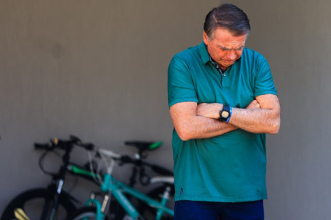 Direita conta 5 ministros do STF a favor de domiciliar para Bolsonaro