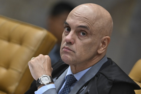 Moraes solicita análise da PGR sobre prisão preventiva de Jair Bolsonaro