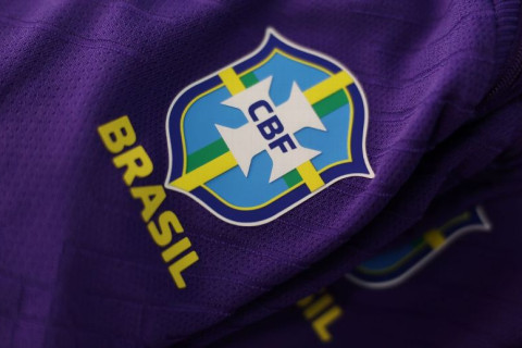 Camisa azul e preta vazada por site será uniforme 2 do Brasil na Copa do Mundo.