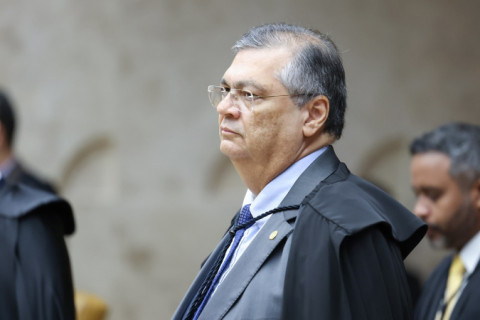 Dino manda Estados e municípios prestarem contas sobre emendas Pix e alerta sobre novo bloqueio