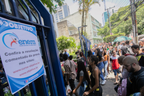 Bancada do agro pede anulação de questões do Enem por ‘cunho ideológico’