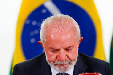 Lula está ‘absolutamente estável’ mas seguirá internado pelos próximos dias, afirma Paulo Pimenta