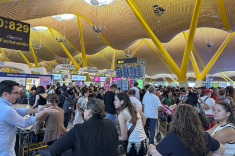 Apagão cibernético afeta voos e telecomunicações ao redor do mundo