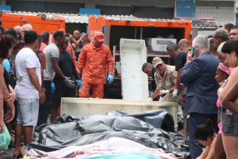 Com os 64 corpos colocados em praça pública, número de mortos na Operação chega a 128