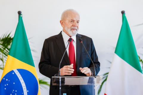 Lula volta a criticar presidente do Banco Central e promete sucessor comprometido com o desenvolvimento do país