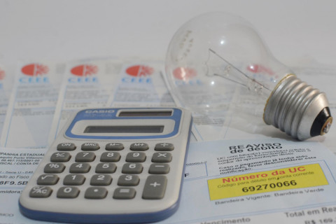 Conta de luz ficará mais cara a partir de setembro com bandeira vermelha 2