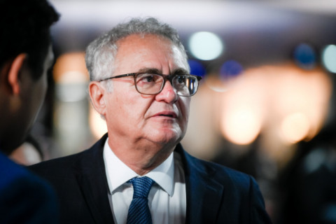 Renan Calheiros divulga data para depoimento de Vorcaro em comissão no Senado