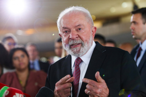Lula descarta intervenção federal no RJ e estuda ação conjunta para enviar reforço militar