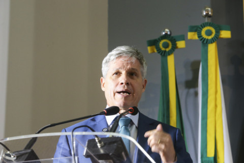 Queda no preço dos alimentos vai permanecer, diz ministro do Desenvolvimento Agrário