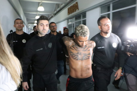 MC Poze do Rodo é preso por apologia ao crime e suspeita de envolvimento com o Comando Vermelho