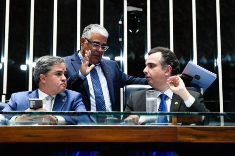 Senado aprova PEC das Drogas em enfrentamento ao STF