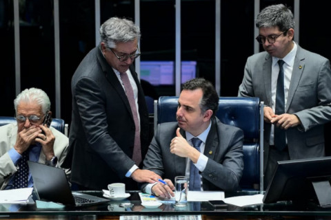 Senado aprova PEC do pacote fiscal