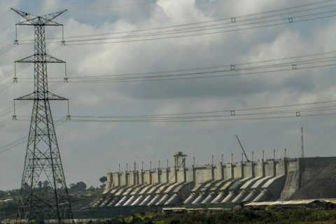 Aneel anuncia bandeira tarifária amarela e aumento nas contas de energia em maio