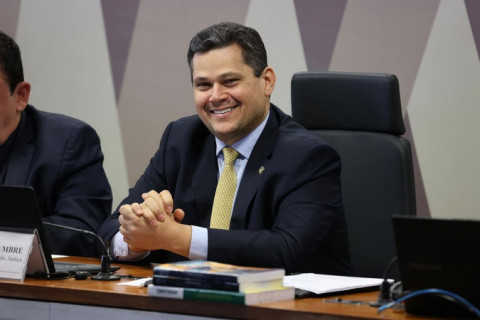 Davi Alcolumbre registra formalmente sua candidatura à presidência do Senado