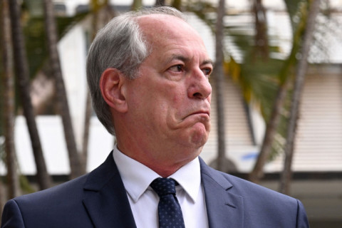 Ciro Gomes negocia volta ao PSDB para disputar governo do Ceará em 2026