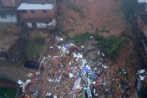 Sobe para 25 o número de mortos pelas chuvas no Sudeste