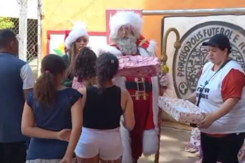 Campanha Natal do Bem distribui cinco mil brinquedos para crianças de favelas paulistanas
