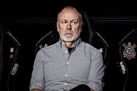 Mano Menezes aceita proposta e será o novo treinador do Fluminense