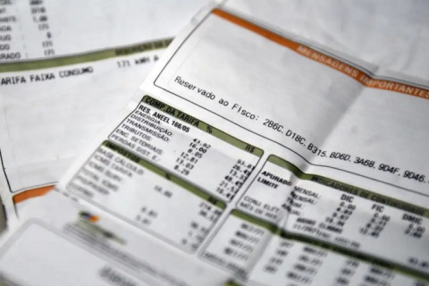 Governo de SP estima beneficiar 300 mil famílias com desconto em contas de água e esgoto