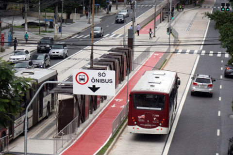 Tempo gasto no transporte público na cidade de São Paulo sobe para 2h47