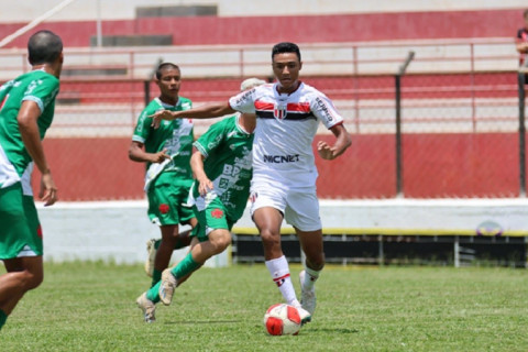 Jogador do Bragantino é transferido para hospital em Ribeirão Preto