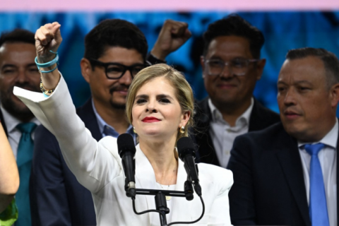 Direitista Laura Fernández é eleita presidente da Costa Rica