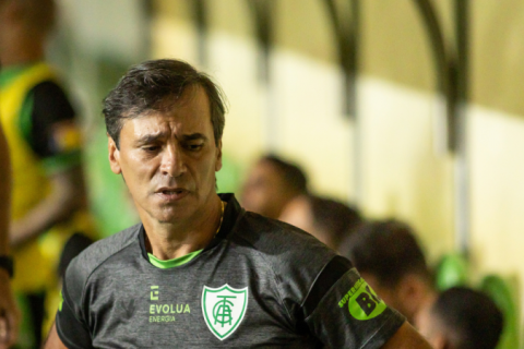 Primeiro rebaixado do Brasileirão, América-MG anuncia demissão do técnico Fabián Bustos