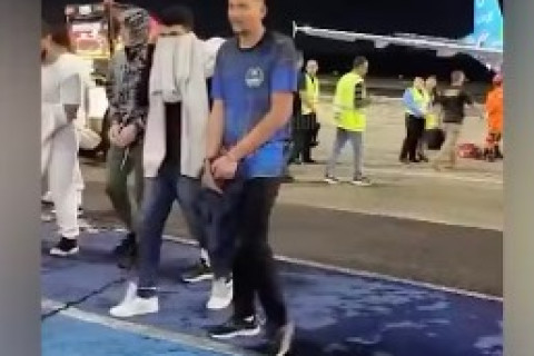 Algemados ,e acorrentados!